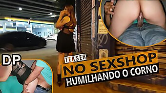 ¡la Esposa Amateur Es Doblemente Unida Por Dos Chicos Mientras Su Esposo Mira Y Se Masturba! ¡no Te Pierdas Esta Escena Caliente!