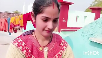 La Jeune Indienne Reshma Bhabhi Rase Son Espace Privé Dans Une Vidéo Chaude